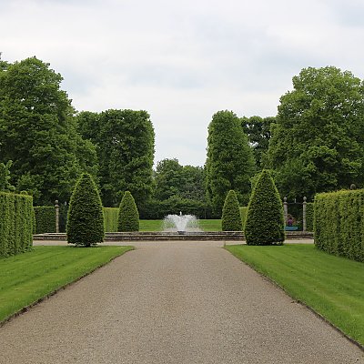 Sichtachsen leiten den Blick auf zentrale Elemente im Garten, Herrenhäuser Gärten Hanover